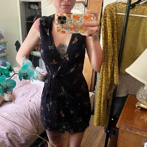 LIMITED AMERICA size small 90s vintage floral wrap mini dress